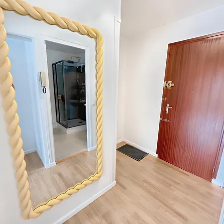 Apartman Au Coeur De Avec Balcon Et A 10 Min A Pied