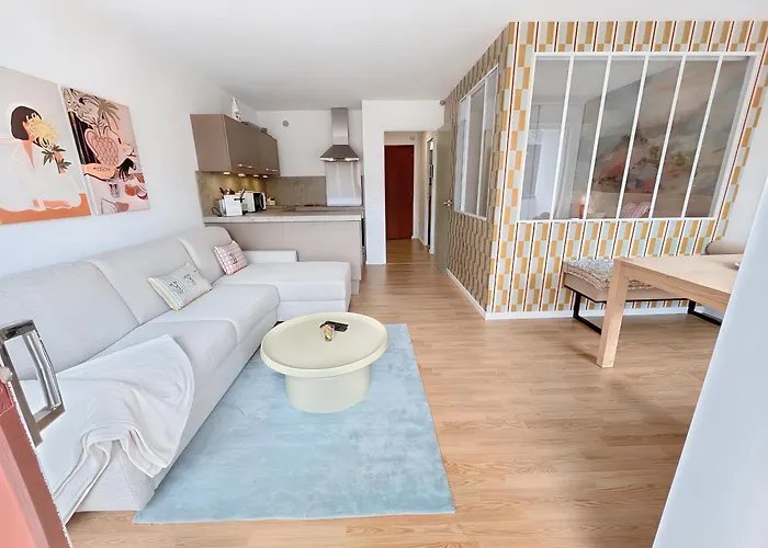 Au Coeur De Avec Balcon Et A 10 Min A Pied * Deauville