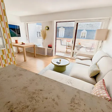 Apartament Au Coeur De Avec Balcon Et A 10 Min A Pied Deauville
