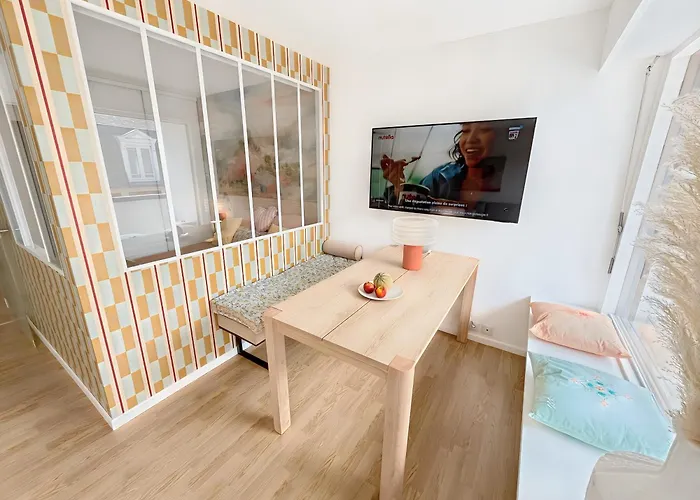 Appartement Au Coeur De Avec Balcon Et A 10 Min A Pied Deauville