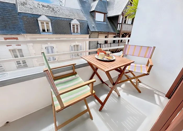 Au Coeur De Avec Balcon Et A 10 Min A Pied * Deauville