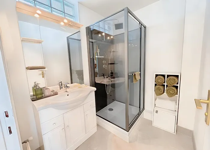 Au Coeur De Avec Balcon Et A 10 Min A Pied Apartament *