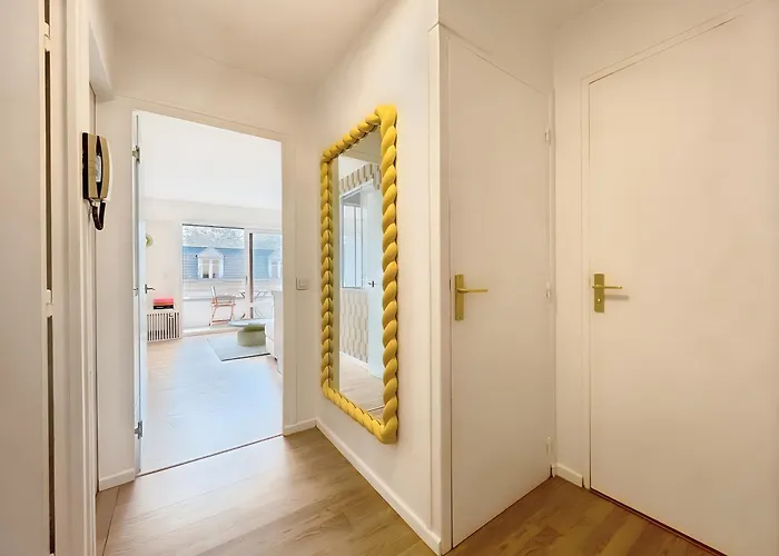 Au Coeur De Avec Balcon Et A 10 Min A Pied * Deauville